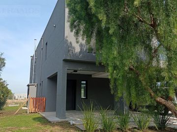Bellisima casa al verde en Area 1 San Sebastian MB