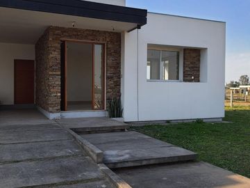 Casa en  COUNTRY LAGAR