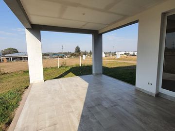 Casa en  COUNTRY LAGAR