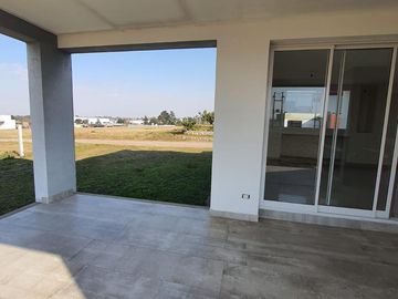 Casa en  COUNTRY LAGAR