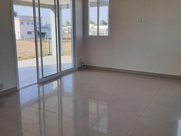 Casa en  COUNTRY LAGAR