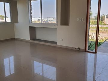 Casa en  COUNTRY LAGAR