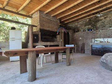 Casa de 3 Dormitorios - Los Aromos - Pileta