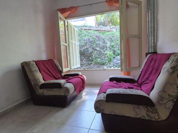 Casa de 3 Dormitorios - Los Aromos - Pileta
