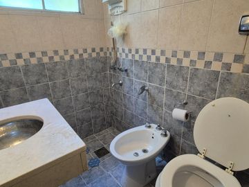 Casa de 3 Dormitorios - Los Aromos - Pileta