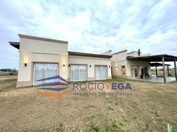Casa en El Espinillo Golf, Lujan
