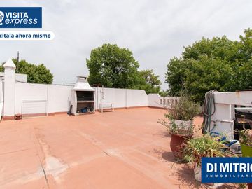 ¡Bienvenido a la Casa de tus sueños! Terraza, Quincho y Patio para disfrutar en familia!