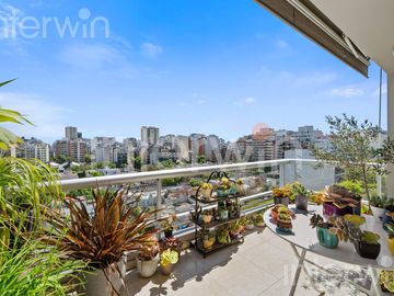 Duplex de 5 Ambientes con dependencia - Balcón - Parrilla - Cochera - Caballito - VENTA
