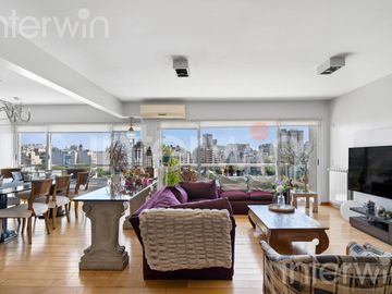 Duplex de 5 Ambientes con dependencia - Balcón - Parrilla - Cochera - Caballito - VENTA