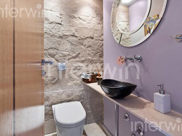Duplex de 5 Ambientes con dependencia - Balcón - Parrilla - Cochera - Caballito - VENTA
