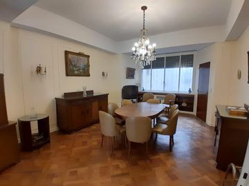 Venta de Excelente departamento estilo racionalista en Retiro