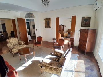 Venta de Excelente departamento estilo racionalista en Retiro