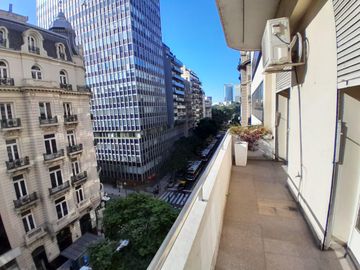 Venta de Excelente departamento estilo racionalista en Retiro