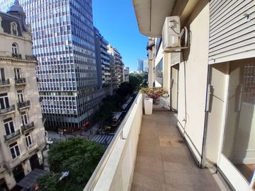 Venta de Excelente departamento estilo racionalista en Retiro