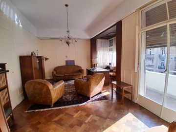 Venta de Excelente departamento estilo racionalista en Retiro