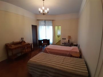 Venta de Excelente departamento estilo racionalista en Retiro