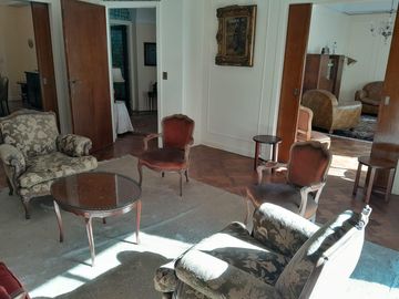 Venta de Excelente departamento estilo racionalista en Retiro