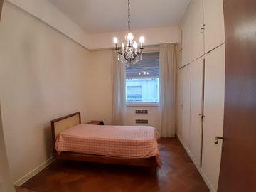 Venta de Excelente departamento estilo racionalista en Retiro