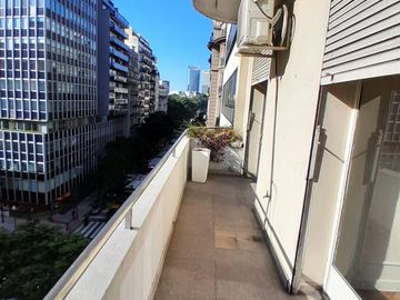 Venta de Excelente departamento estilo racionalista en Retiro