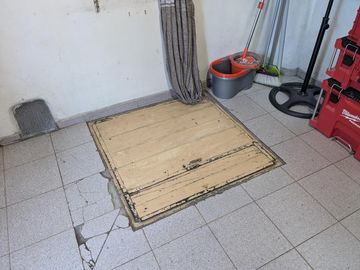 Dos casas en una con amplio patio y garage en venta - Merlo