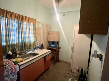 Casa de 6 ambientes con dos locales y gran fondo - Venta Directa!!