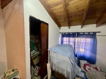 Casa de 6 ambientes con dos locales y gran fondo - Venta Directa!!