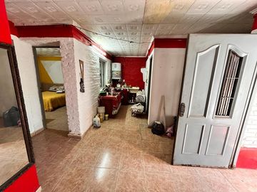 2 casas en terreno de 509 m2 en B° Obispo Piedrabuena. Recibe permuta
