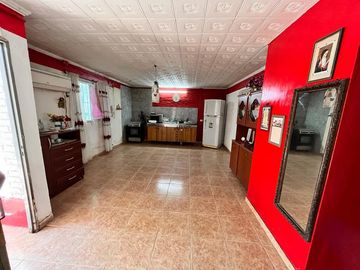 2 casas en terreno de 509 m2 en B° Obispo Piedrabuena. Recibe permuta