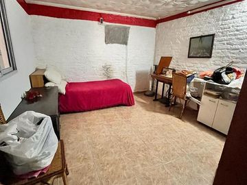 2 casas en terreno de 509 m2 en B° Obispo Piedrabuena. Recibe permuta