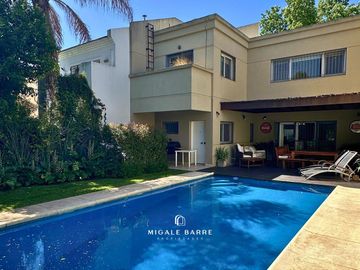 Venta Casa 8 ambientes en San Isidro – Jardín, pileta y 2 cocheras