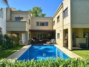 Venta Casa 8 ambientes en San Isidro – Jardín, pileta y 2 cocheras