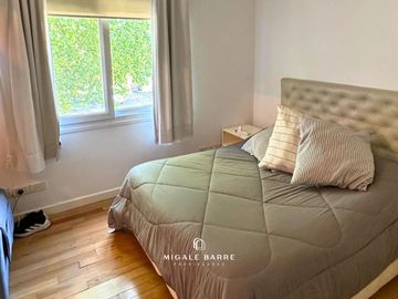 Venta Casa 8 ambientes en San Isidro – Jardín, pileta y 2 cocheras