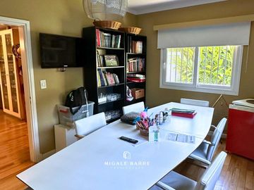 Venta Casa 8 ambientes en San Isidro – Jardín, pileta y 2 cocheras