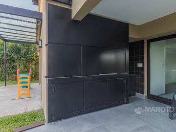CASA EN VENTA EN BARRIO FINCAS DE MASCHWITZ - CINCO DORMITORIOS - MAROTO PROPIEDADES
