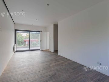 CASA EN VENTA EN BARRIO FINCAS DE MASCHWITZ - CINCO DORMITORIOS - MAROTO PROPIEDADES