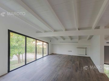 CASA EN VENTA EN BARRIO FINCAS DE MASCHWITZ - CINCO DORMITORIOS - MAROTO PROPIEDADES