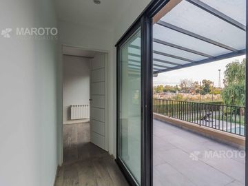 CASA EN VENTA EN BARRIO FINCAS DE MASCHWITZ - CINCO DORMITORIOS - MAROTO PROPIEDADES