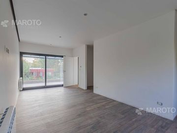 CASA EN VENTA EN BARRIO FINCAS DE MASCHWITZ - CINCO DORMITORIOS - MAROTO PROPIEDADES