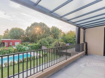 CASA EN VENTA EN BARRIO FINCAS DE MASCHWITZ - CINCO DORMITORIOS - MAROTO PROPIEDADES
