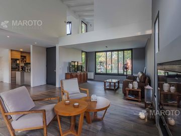 CASA EN VENTA EN BARRIO FINCAS DE MASCHWITZ - CINCO DORMITORIOS - MAROTO PROPIEDADES