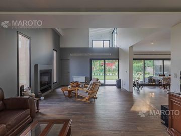 CASA EN VENTA EN BARRIO FINCAS DE MASCHWITZ - CINCO DORMITORIOS - MAROTO PROPIEDADES