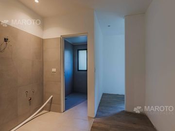 CASA EN VENTA EN BARRIO FINCAS DE MASCHWITZ - CINCO DORMITORIOS - MAROTO PROPIEDADES
