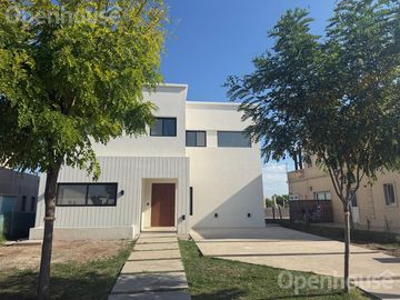 IMPERDIBLE Casa en  EL BARRIO DE SAN PABLO. SE PUEDE FINANCIAR!!!!!