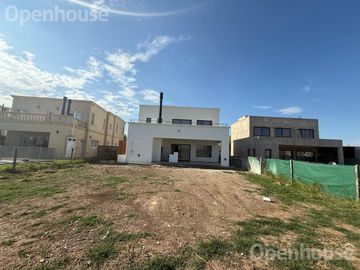 IMPERDIBLE Casa en  EL BARRIO DE SAN PABLO. SE PUEDE FINANCIAR!!!!!