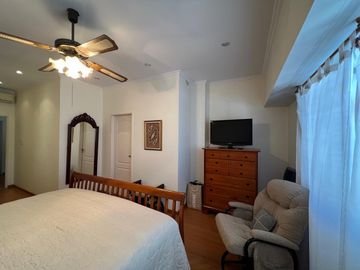 Amplia casa con patio y cochera a la Venta en Wilde Centro