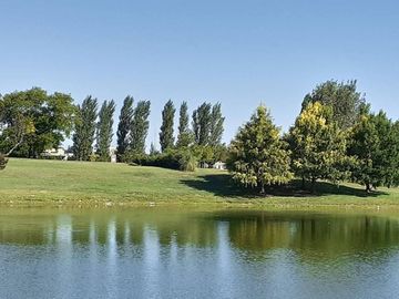 Chacras de la Reserva - Casa de 4 dormitorios con Hermoso Parque (SE ALQUILA POR UN AÑO AMOBLADA)