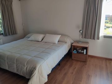 Chacras de la Reserva - Casa de 4 dormitorios con Hermoso Parque (SE ALQUILA POR UN AÑO AMOBLADA)