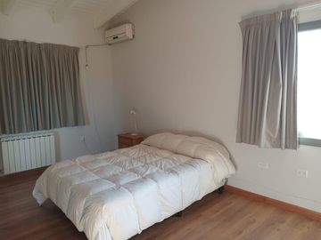 Chacras de la Reserva - Casa de 4 dormitorios con Hermoso Parque (SE ALQUILA POR UN AÑO AMOBLADA)