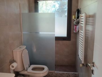 Chacras de la Reserva - Casa de 4 dormitorios con Hermoso Parque (SE ALQUILA POR UN AÑO AMOBLADA)