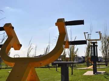 Chacras de la Reserva - Casa de 4 dormitorios con Hermoso Parque (SE ALQUILA POR UN AÑO AMOBLADA)